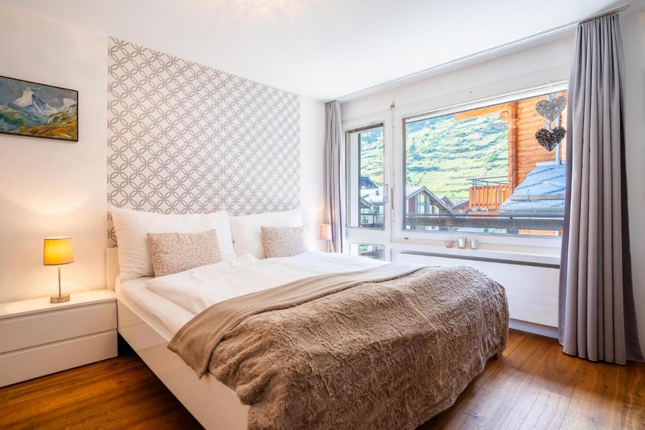 Stylish Home With Matterhorn View In The Center Zermatt Eksteriør bilde