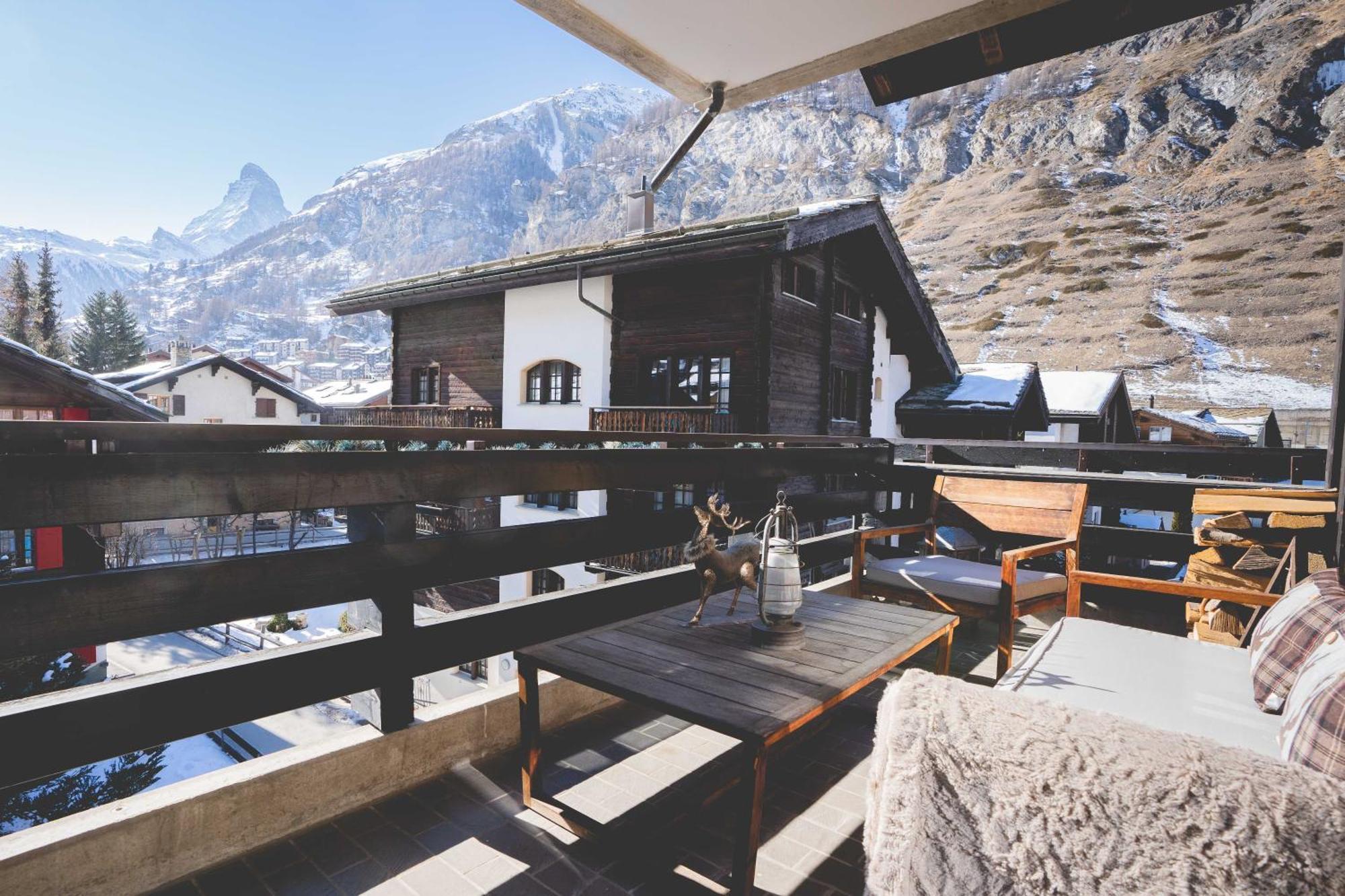 Stylish Home With Matterhorn View In The Center Zermatt Eksteriør bilde