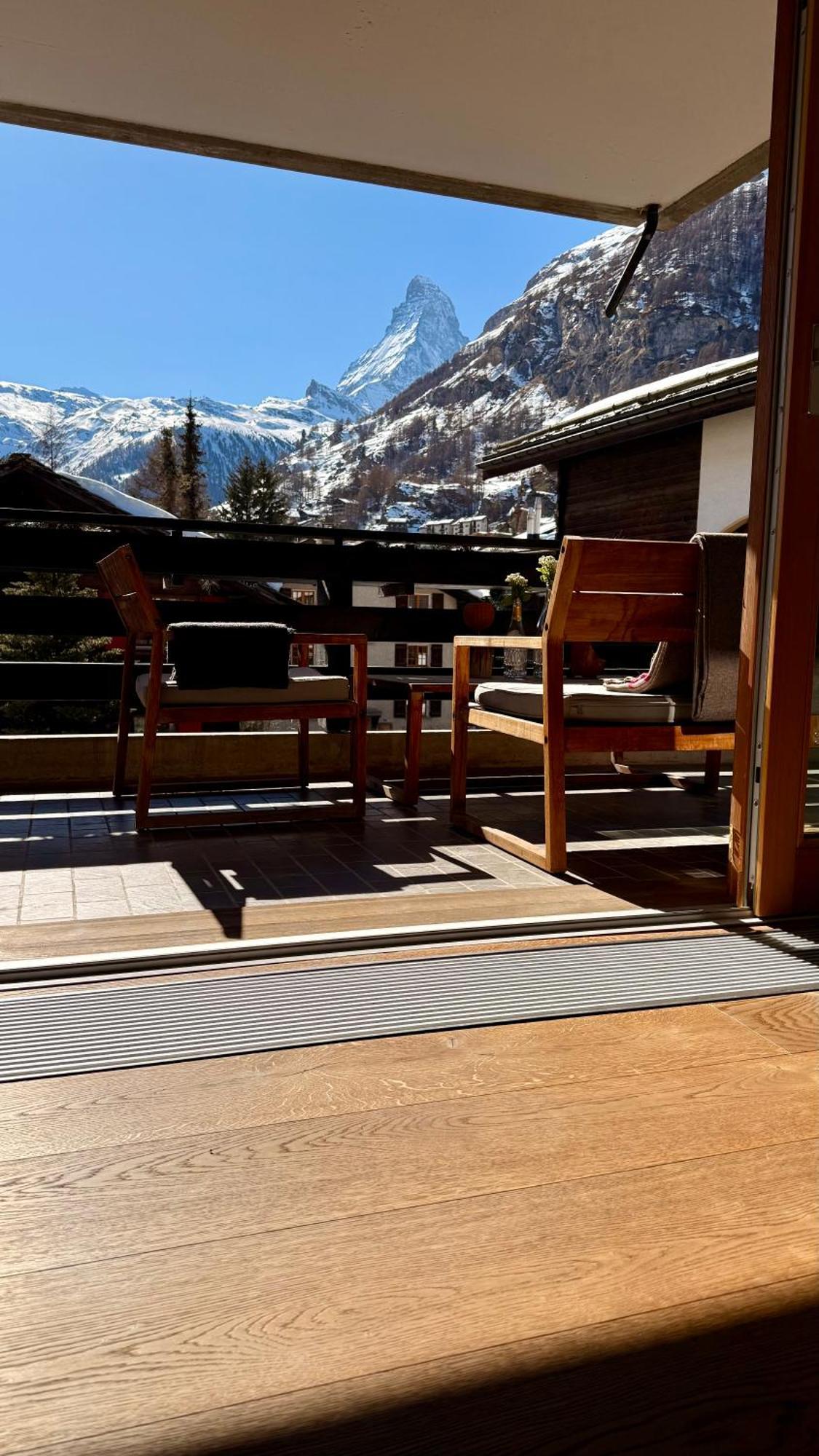 Stylish Home With Matterhorn View In The Center Zermatt Eksteriør bilde